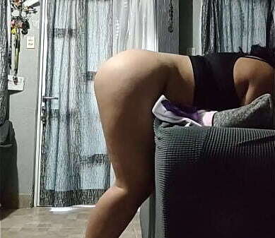 Le soy infiel a mi marido con su amigo.