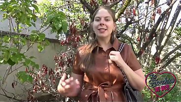 Alice, la bombe atomique, savoure deux bites en m&ecirc_me temps