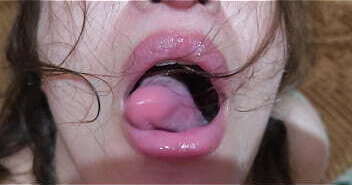 My Arab wife enjoy deep throat fuck my mouth bb