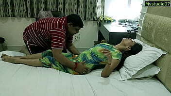 Middle Aged Neighbour fucking Beautiful Girl!! Hindi Reality Sex