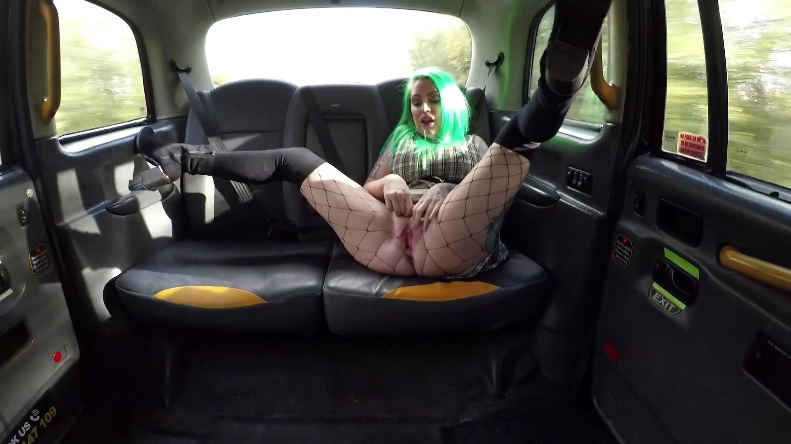 Green-haired bitch Phoenix Medina gets banged in the taxi