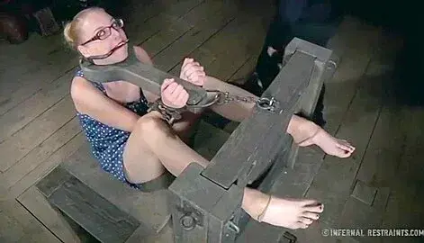 Delirious Hunter In Trouble