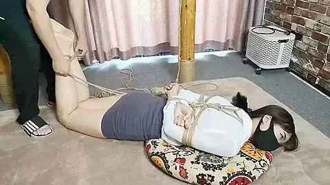 Ang Rui Transparent White Shirt Grey Bag Hip Skirt Bund