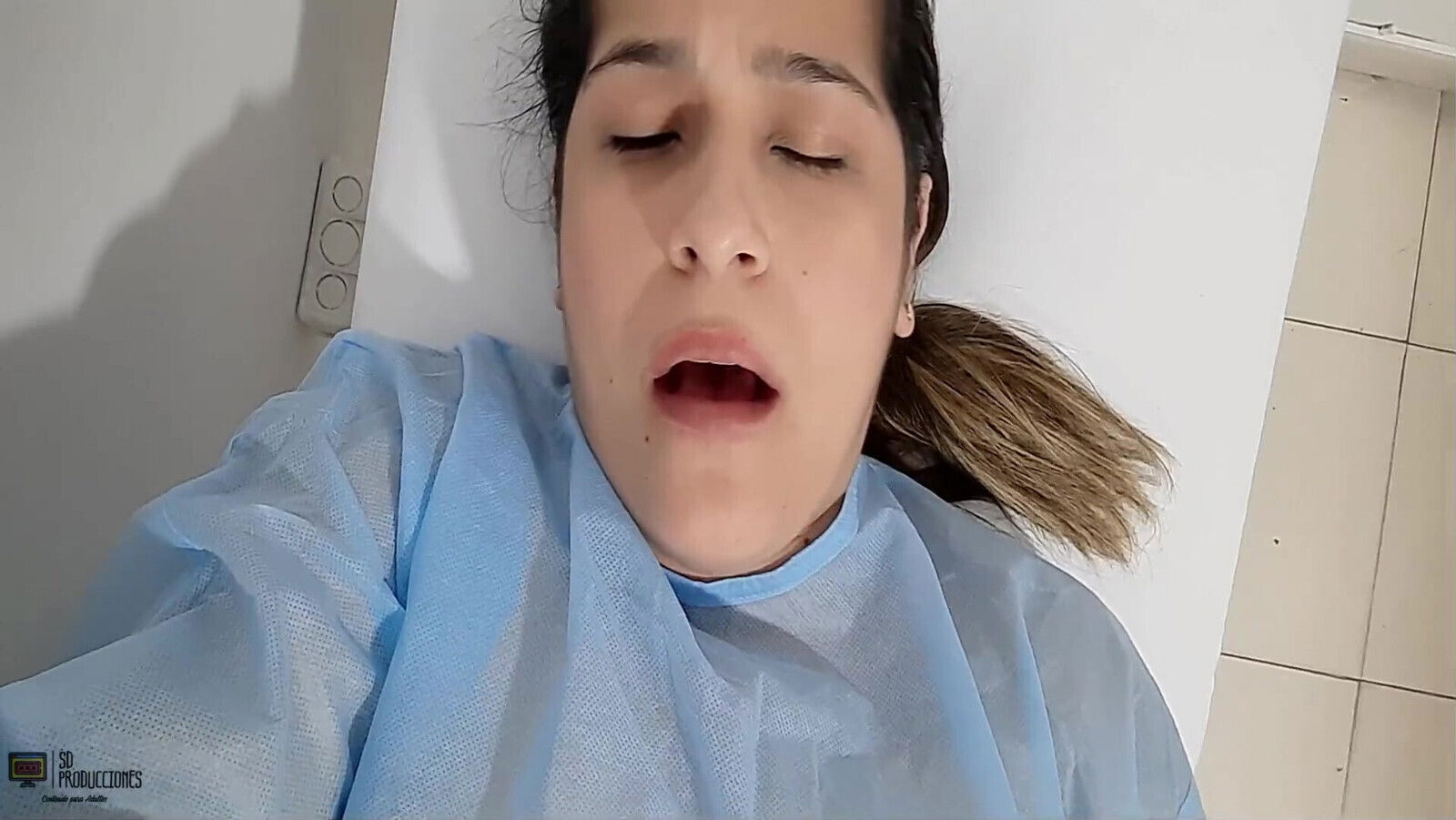 My Fingers Are Not Enough, My Pussy Wants to Feel More, Doctor Come Touch Me Again-porn in Spanish