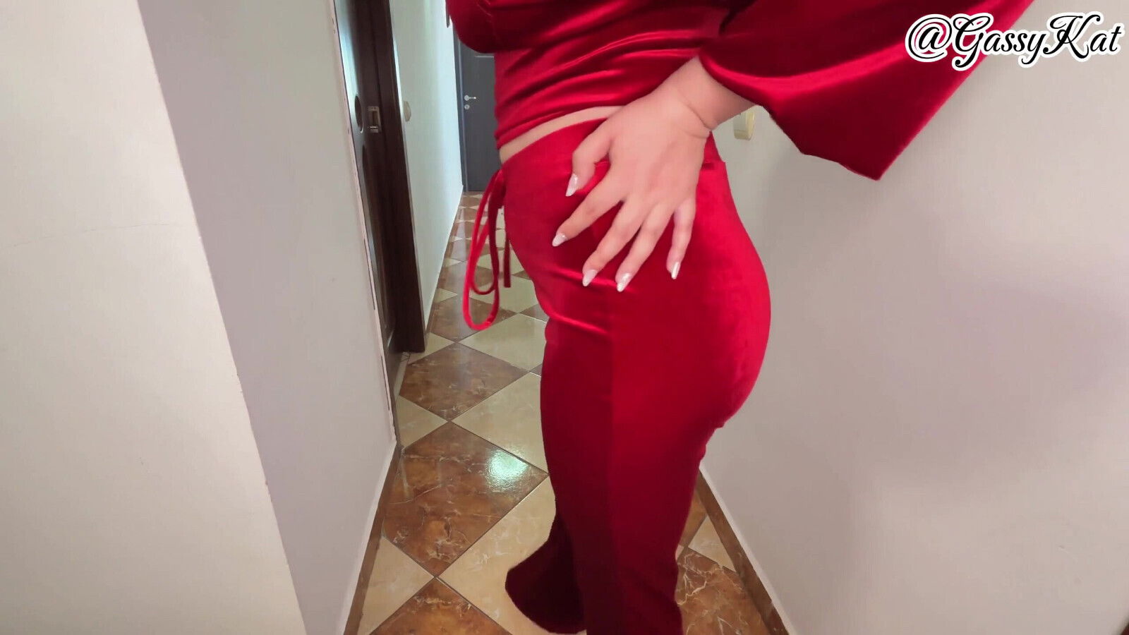 Red Velvet Fart Queen