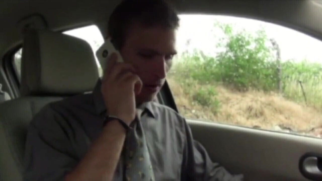 Enzo fucked by straight worker in suit and class outdoor