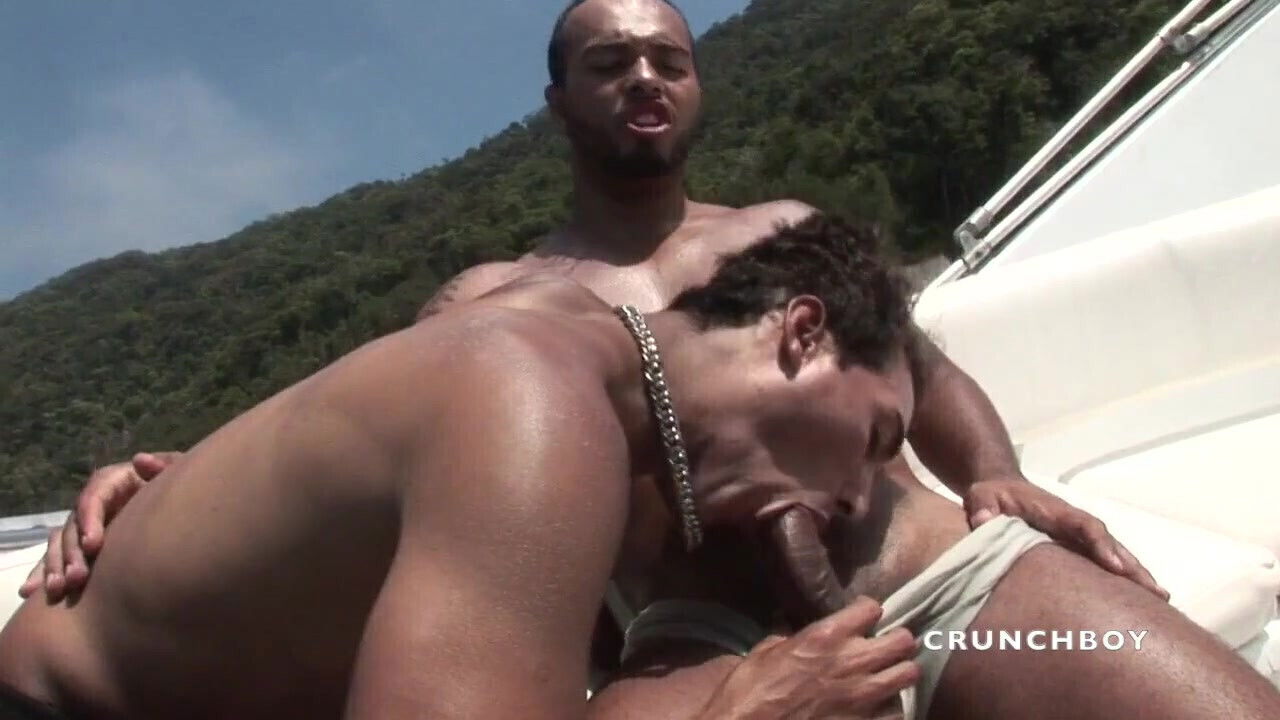 Straight Latino fucking raw in the boat in exhib sea