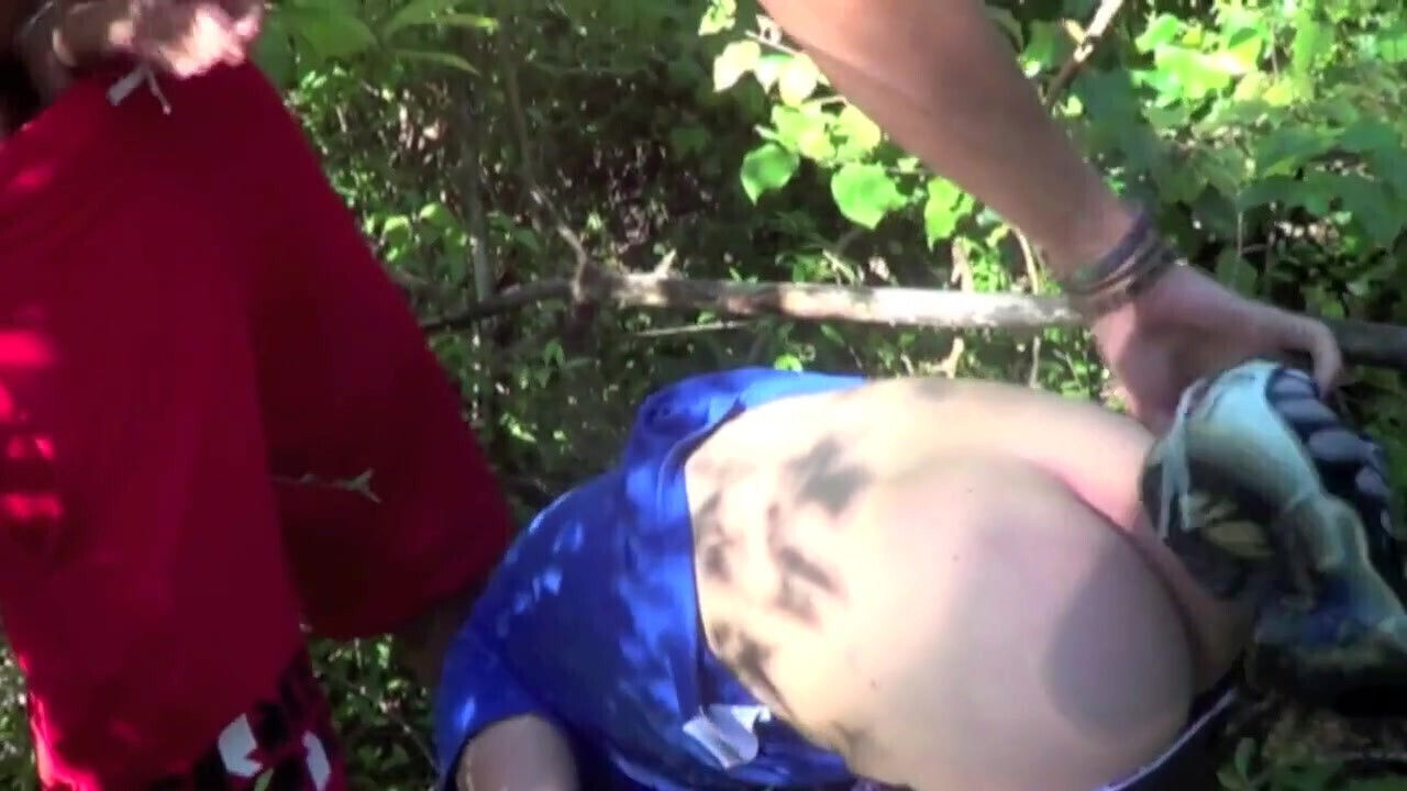 Snekaer submission in forest cruising by badboy