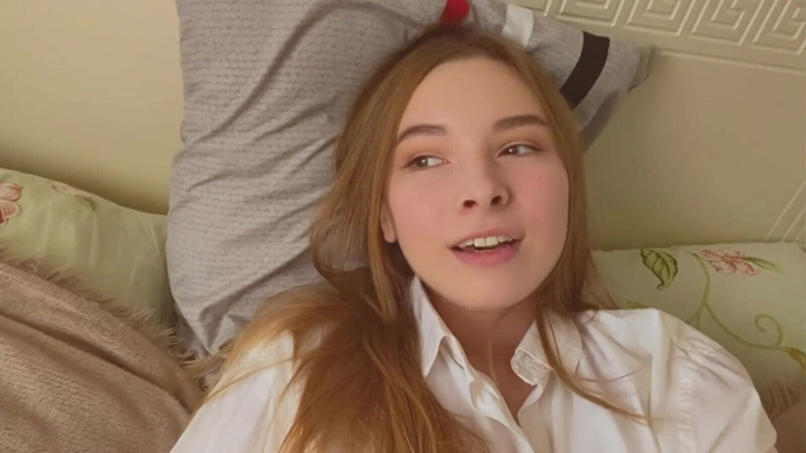 Beautiful Girl's Pussy Throbs and Cums