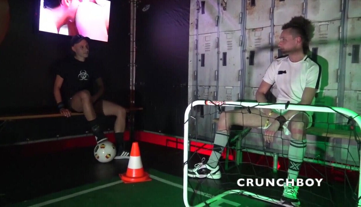 Sneaker domination in the locker room with Jordan and Sagi