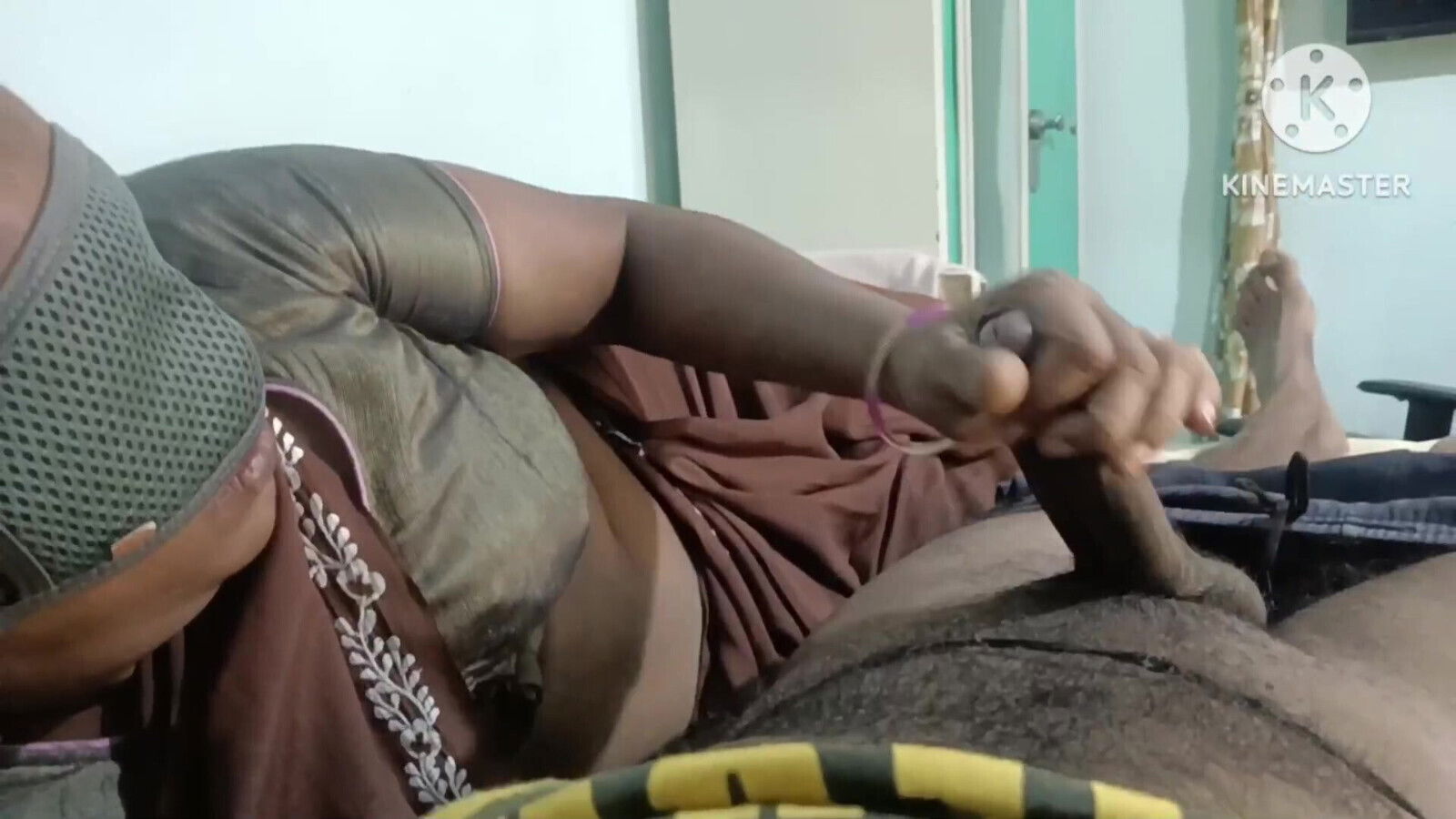 Andhra Village wife cheeting har hasbend and faking soking how house owner