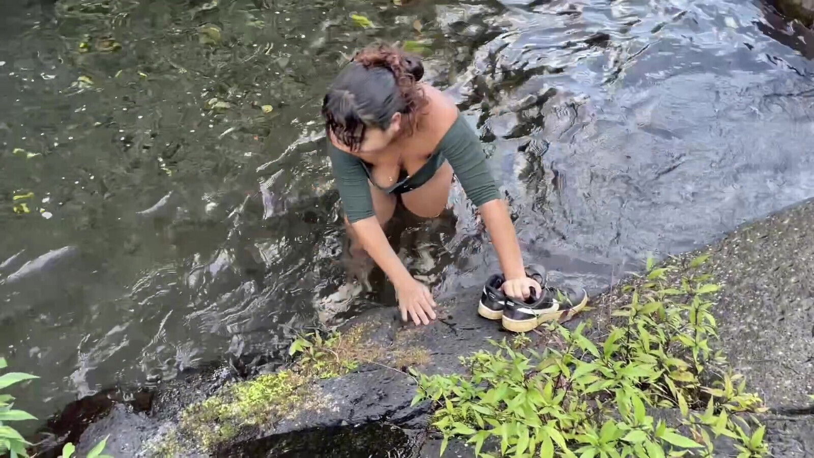 My busty stepsister offers me her throat