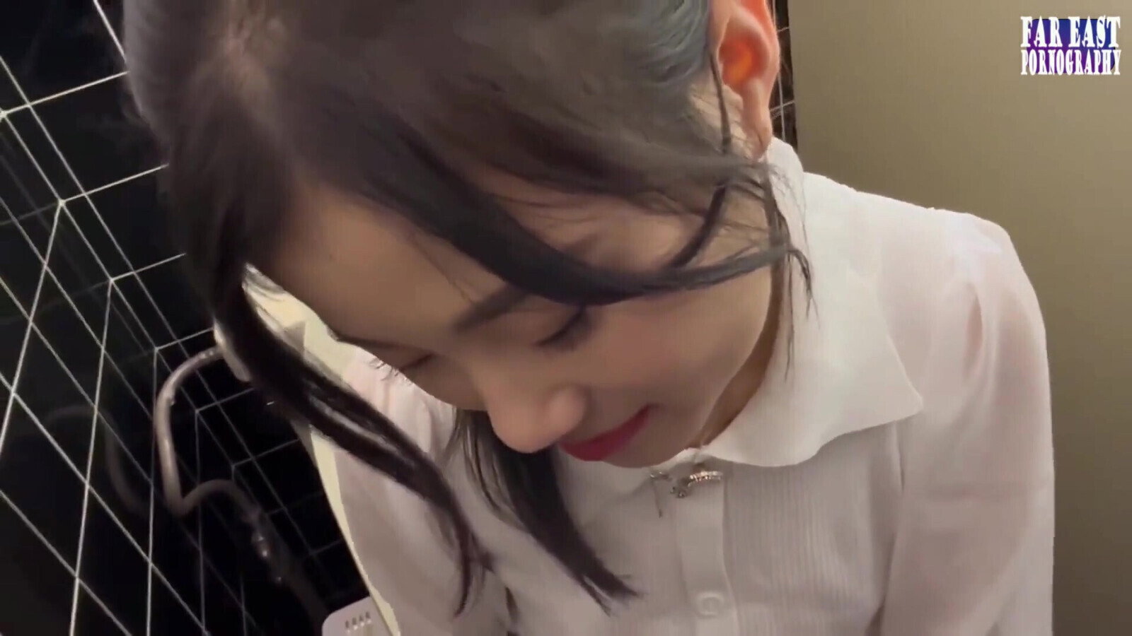 Bare Nip Stroll Where Crowded Eyes Spark a Hot, Tight Peak on Her Perky Tips Phase.2