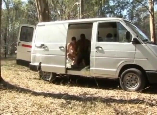 What fantastic gay threesome in the car