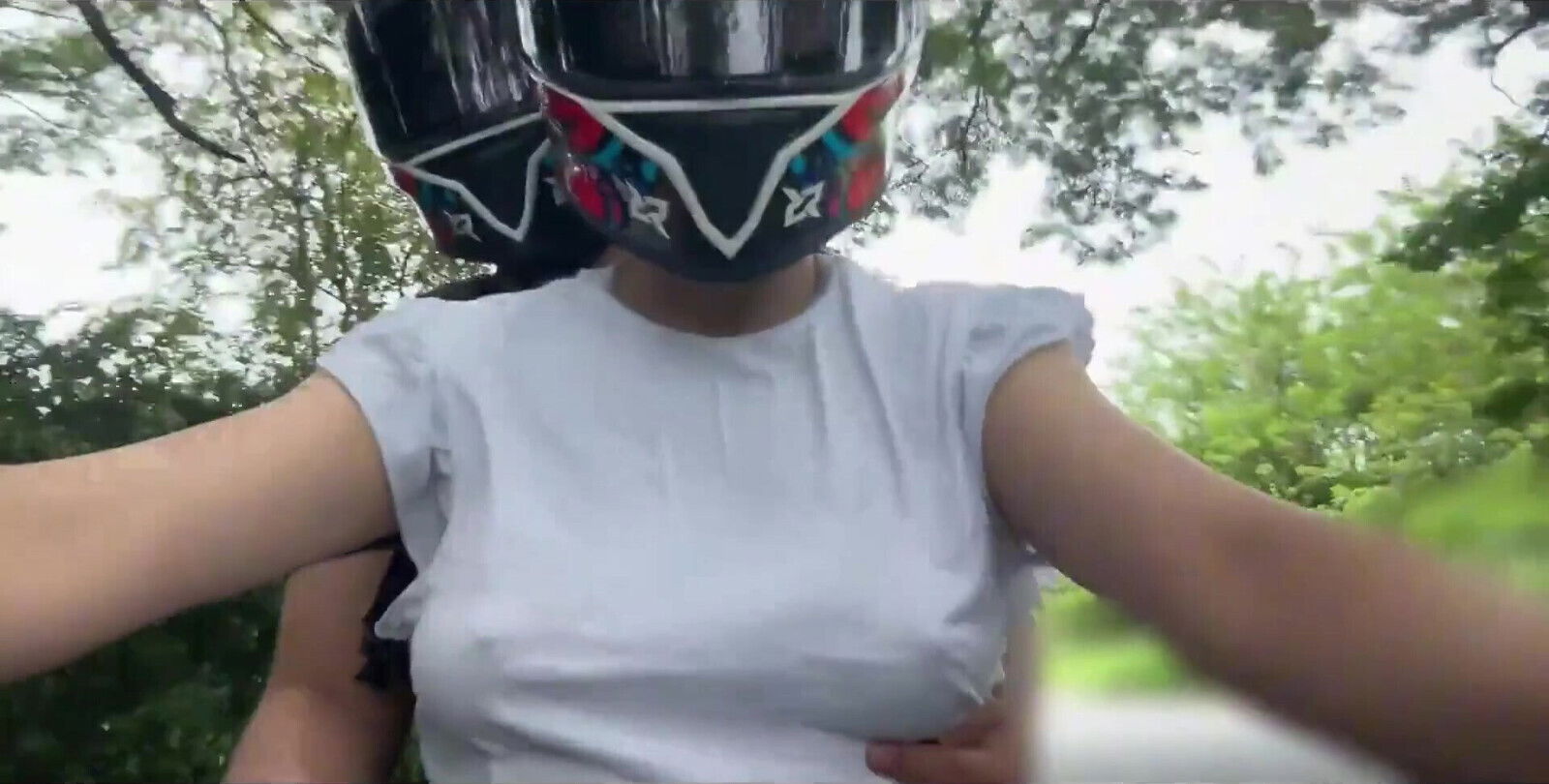 I Picked up My Favorite Client From Didi Without a Bra and Touched My Big Tits Again