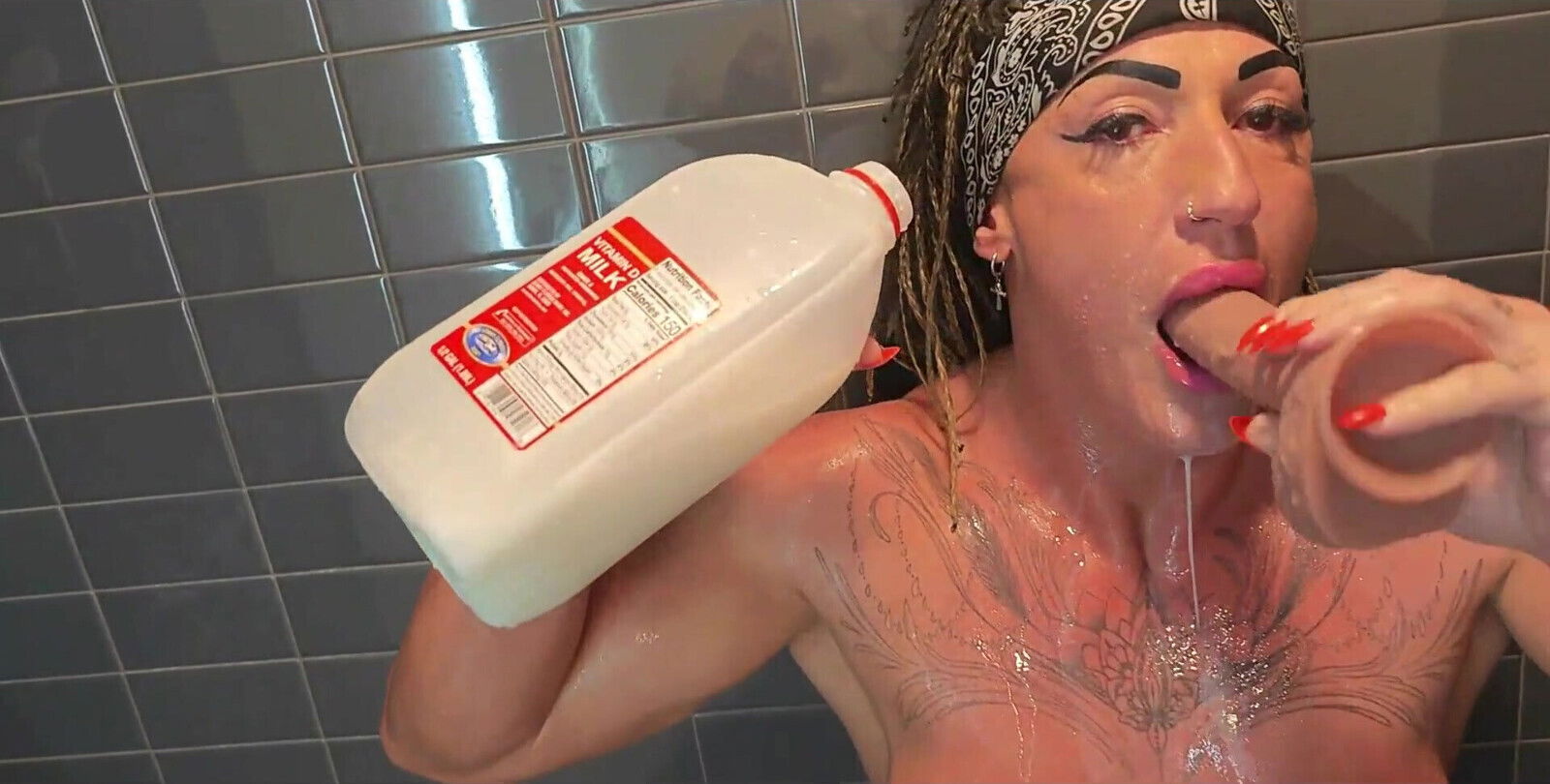 I Fuck Myself Hard in the Shower Bathed in Milk 3
