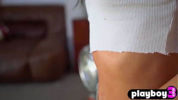 Estefania Pahe exposing her perfect body before Sarah Mollica stripteased