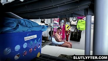 Bootcamp thief Remy Woods realizes that she has left footprints everywhere and that her only way out is to play nice with Tony