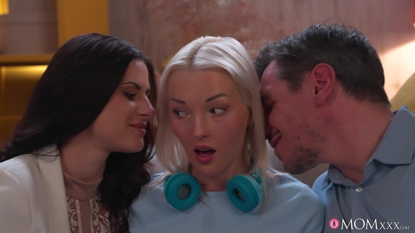 Mom XXX Threesome - Kinky Couple Meet Daughter's Friend - Denis Marti