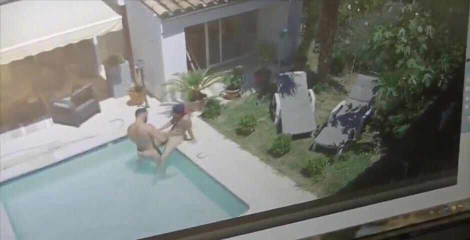 My Friend Enzo Rimenez Is Fucked by My Friend Top Xxl Outdoor in My Swimming Pool !! Huge Cock for The Muscle Enzo