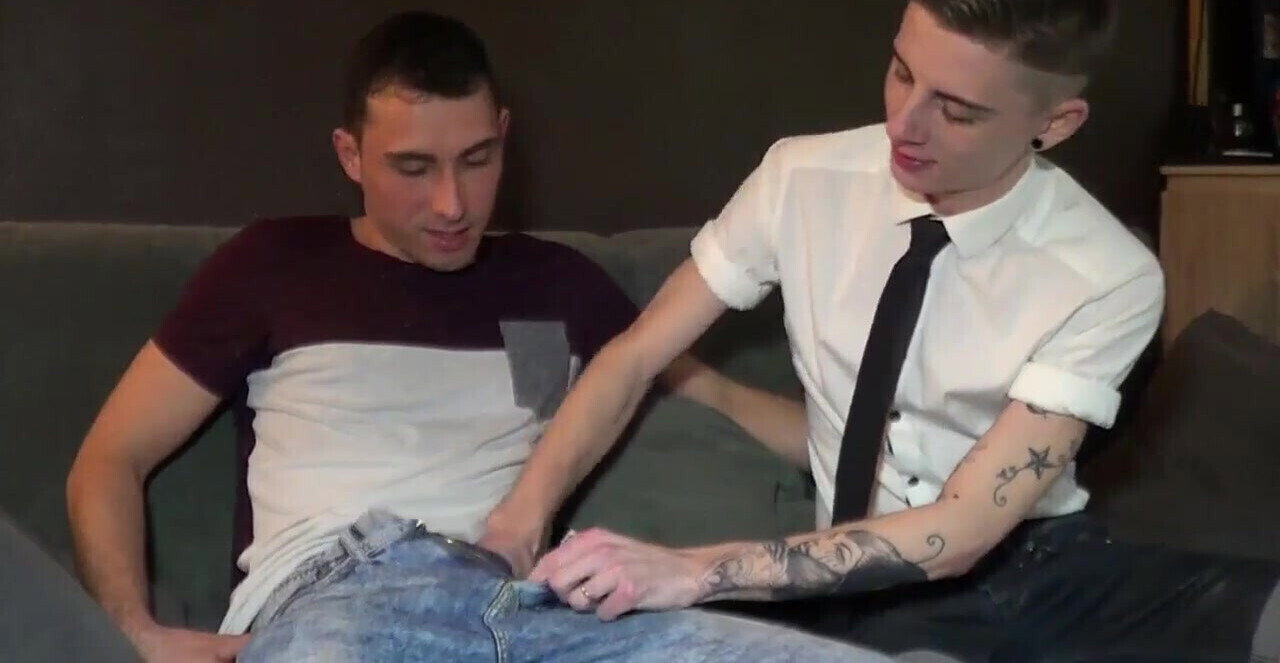 Jerome James sued raw by Yago Sinn er in Paris