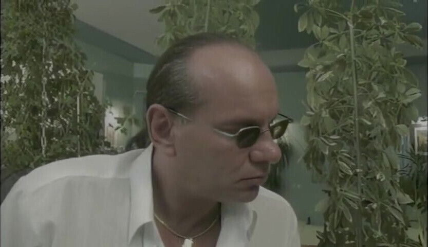 The Secretary Must Obey That Pig of a Boss