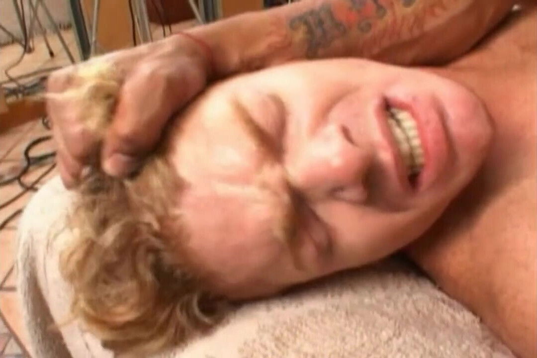 Black guy dominated white guy