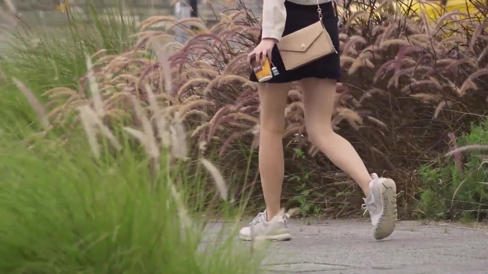 Mdag-0009 Street Hunting Slender Pretty Stewardess Enjoys the Strained Pleasure