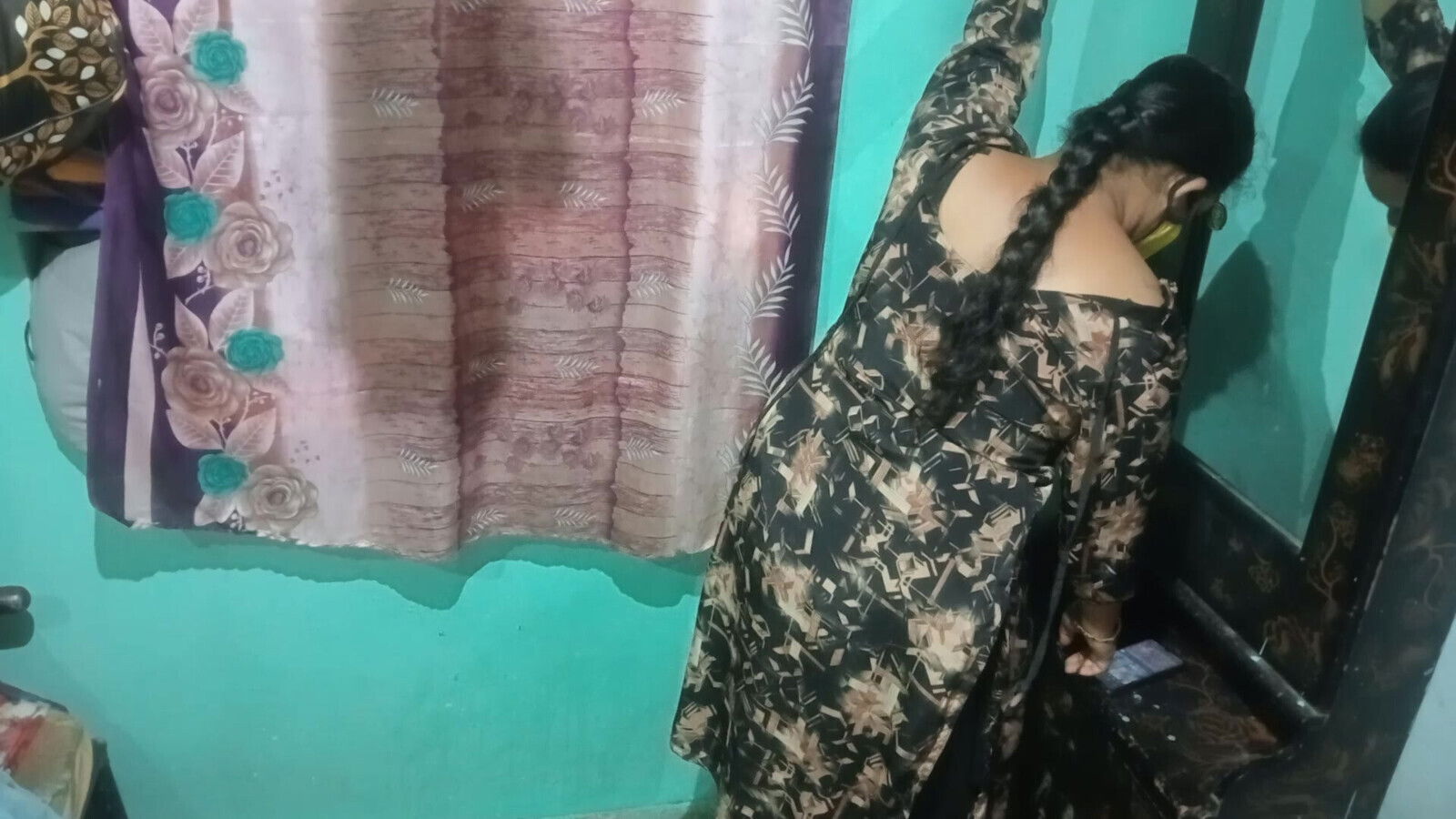Front of mirror dancing sex with sexy indian muslim desi bhabhi