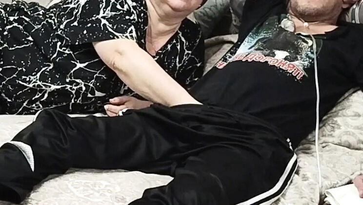 MILF Mother-in-Law Gives Intense Blowjob and Swallows Cum - Zona901