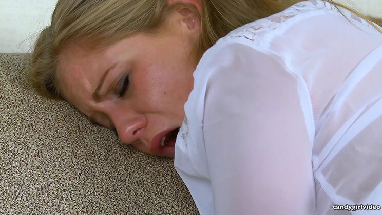 Anabelle Pync First Time Fucking Machine - Blonde Teen with Big Natural Tits Gets Multiple Orgasms