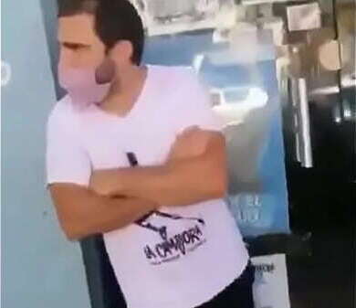 Trabajador argentino destroza emocionalmente a una terrible puta del gobierno y su local pol&iacute_tico