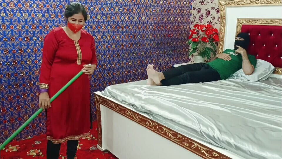 Pakistani Urdu House Maid Seduces and Fucked Hard By her House Owner Boy