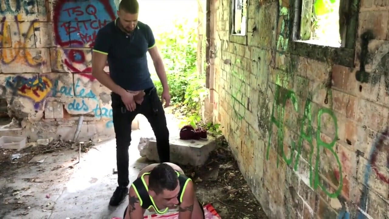 Creampied outdoor by sexy straight outdoor