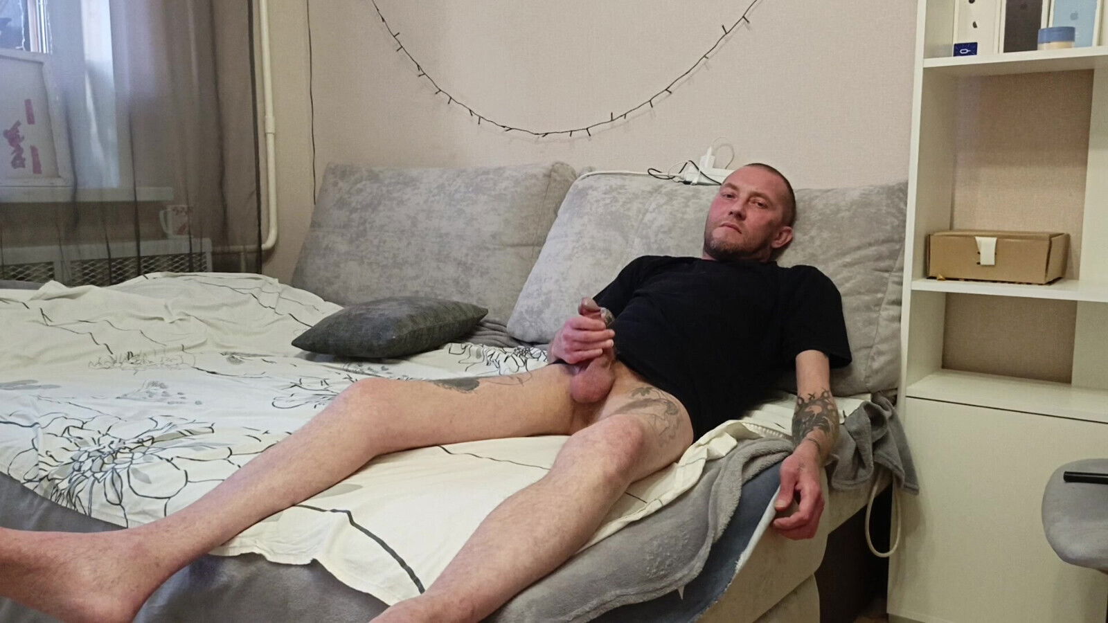 my hand job ended with a deep blowjob from my stepmom with swallowing cum