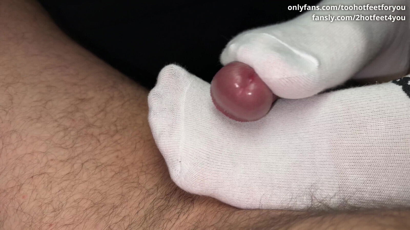 Sweaty & stinky sports socks footjob drain before handjob