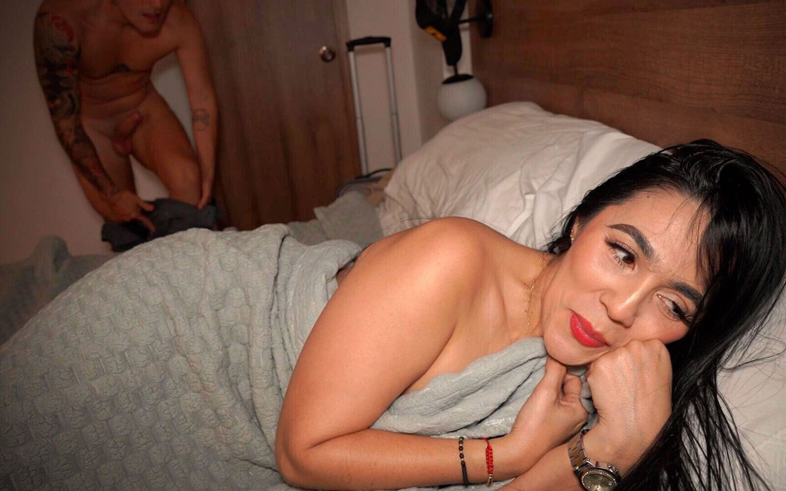 MILF Fucked by Her Brother-in-law After the Trip