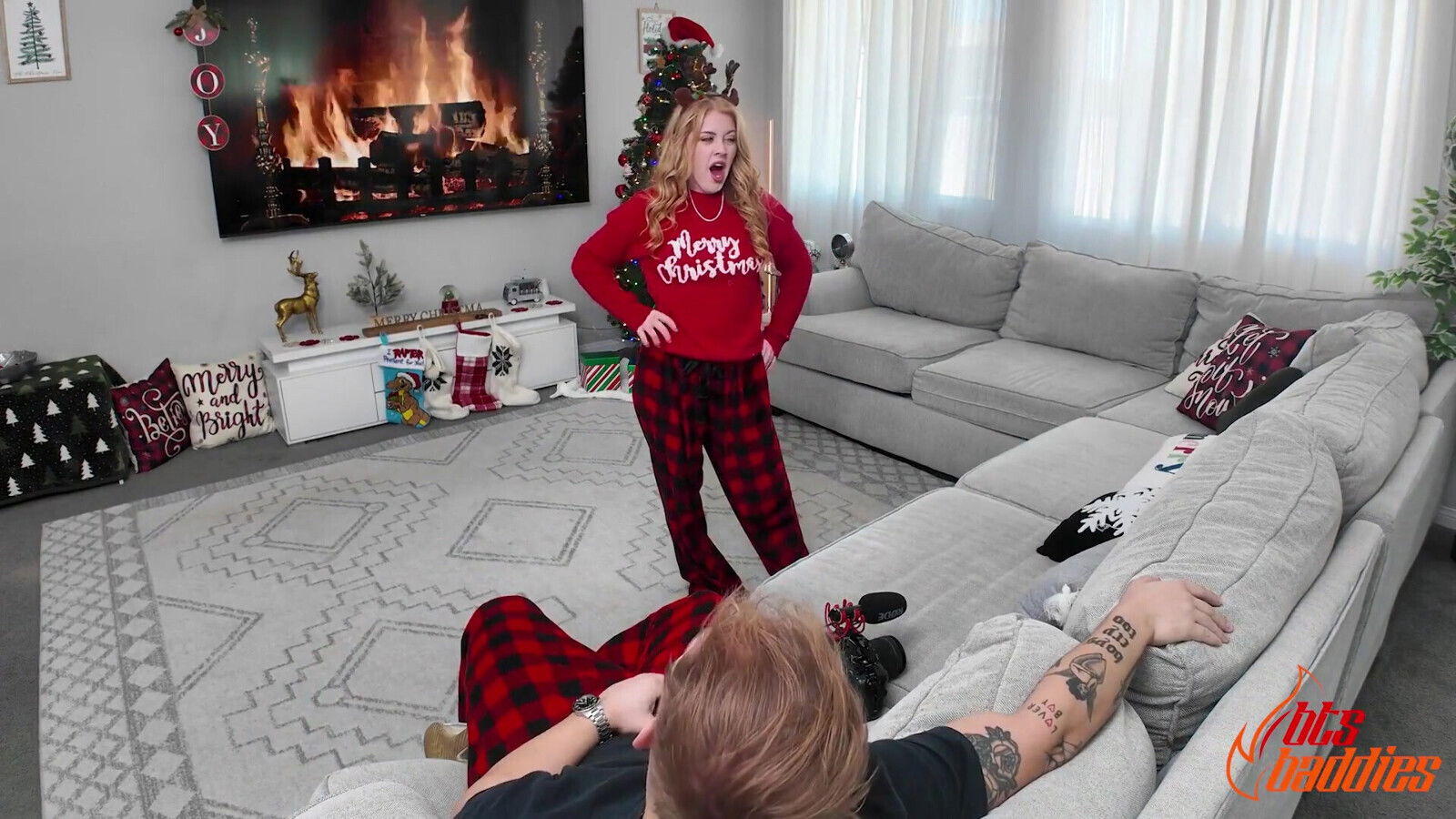 Quiet Hot Blonde Gets a Festive Fuck Bts - Penelope Snaps