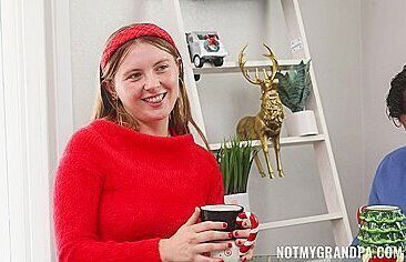 Santa Cock Is Cumming To Town - Zoey Zimmer