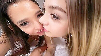 Layla Jenner, Layla Jenner - Bi Curious