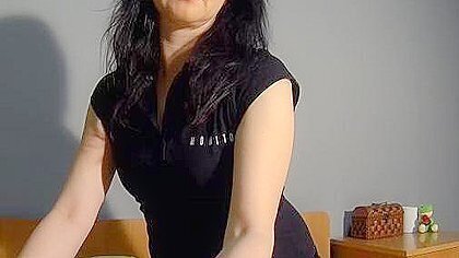 Late Night Handjob With Mature Wife Maya