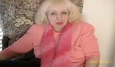 Grandma Jamie Uses A Vibrator With Jamie Monroe