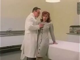 Hombre afectivo tiene sexo con Simona Valli