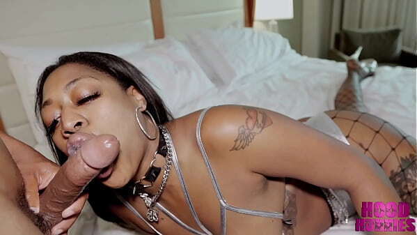 Bella Cumms wraps her JUICY DSL'_s around hung BBC stud Neptune hard shaft