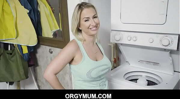 Big Titted Milf Quinn Waters Finds Way To Stimulate Stepson Do His Chores