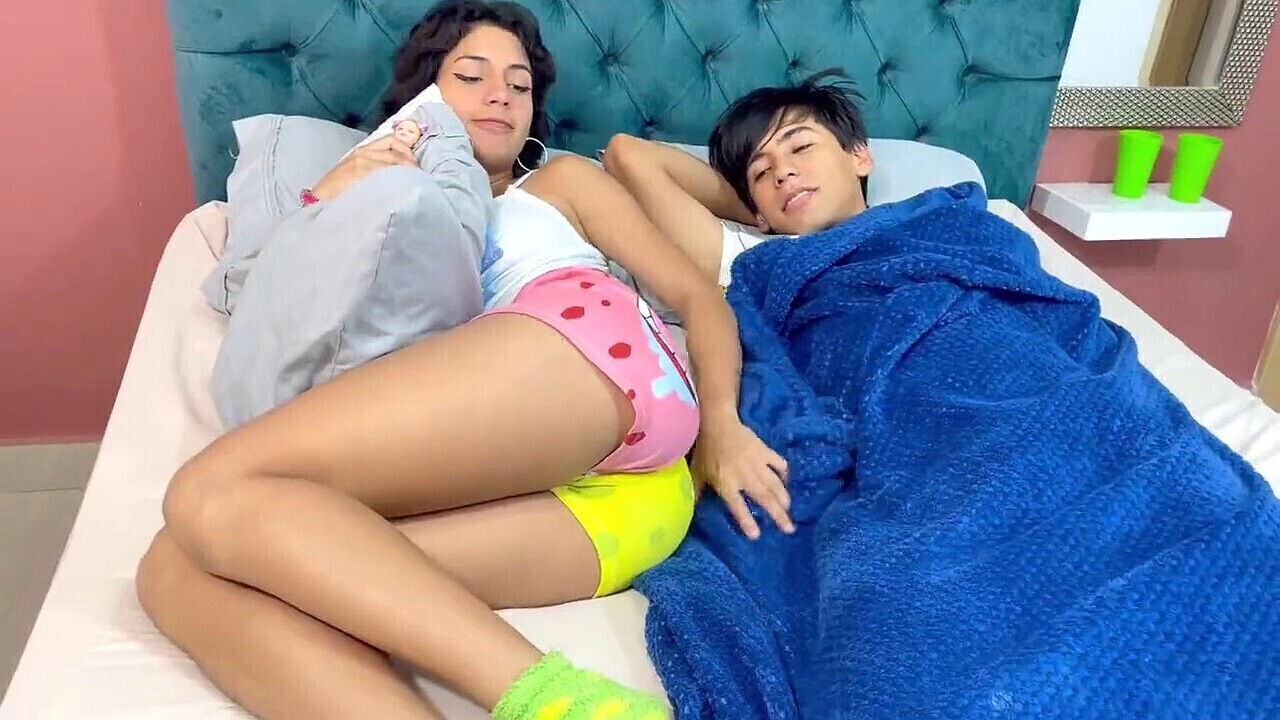 Mature homemade babe Gabriela Foxx gets covered in cum on her big tits