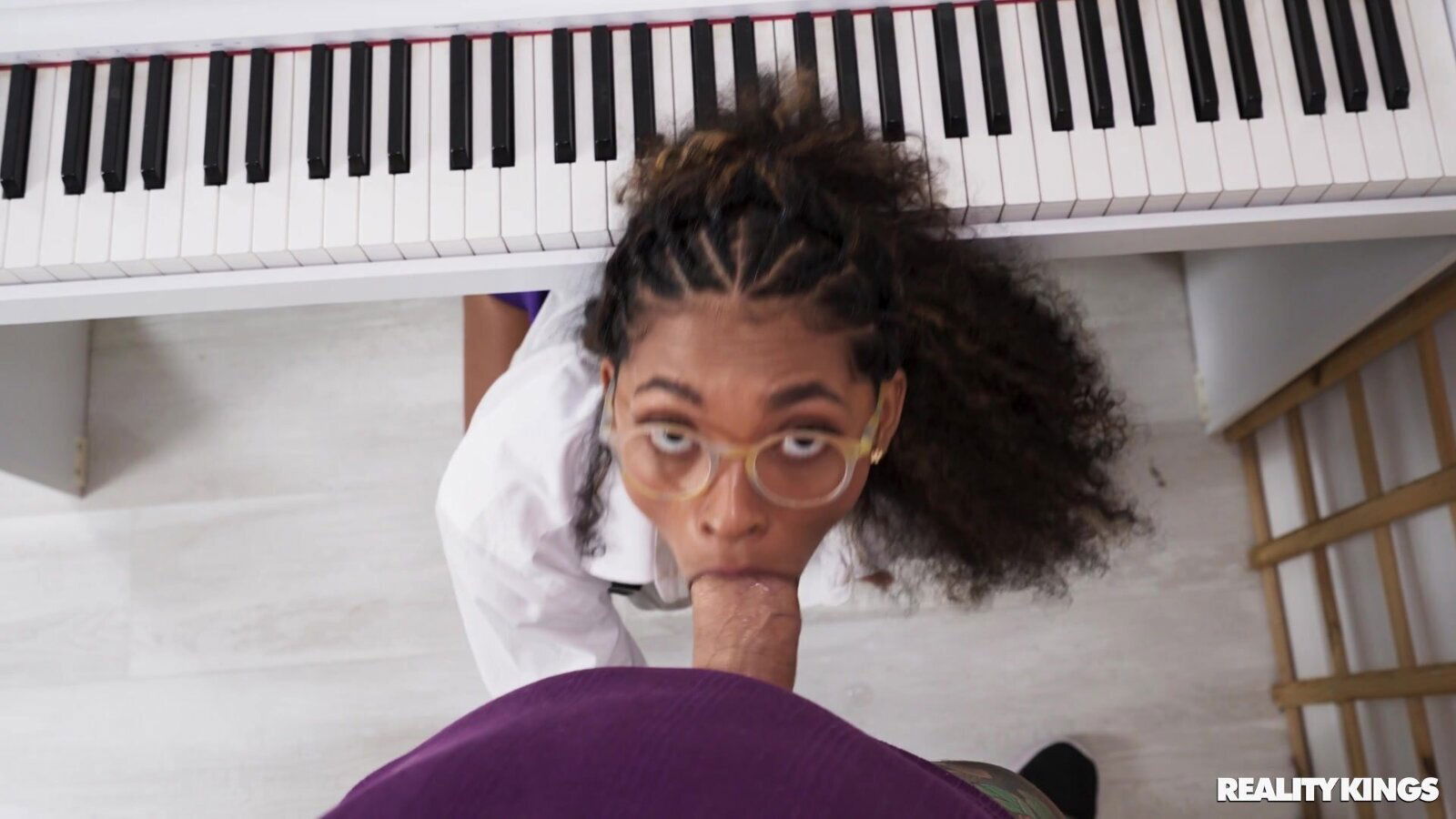 Lewd ebony spinner smutty xxx video