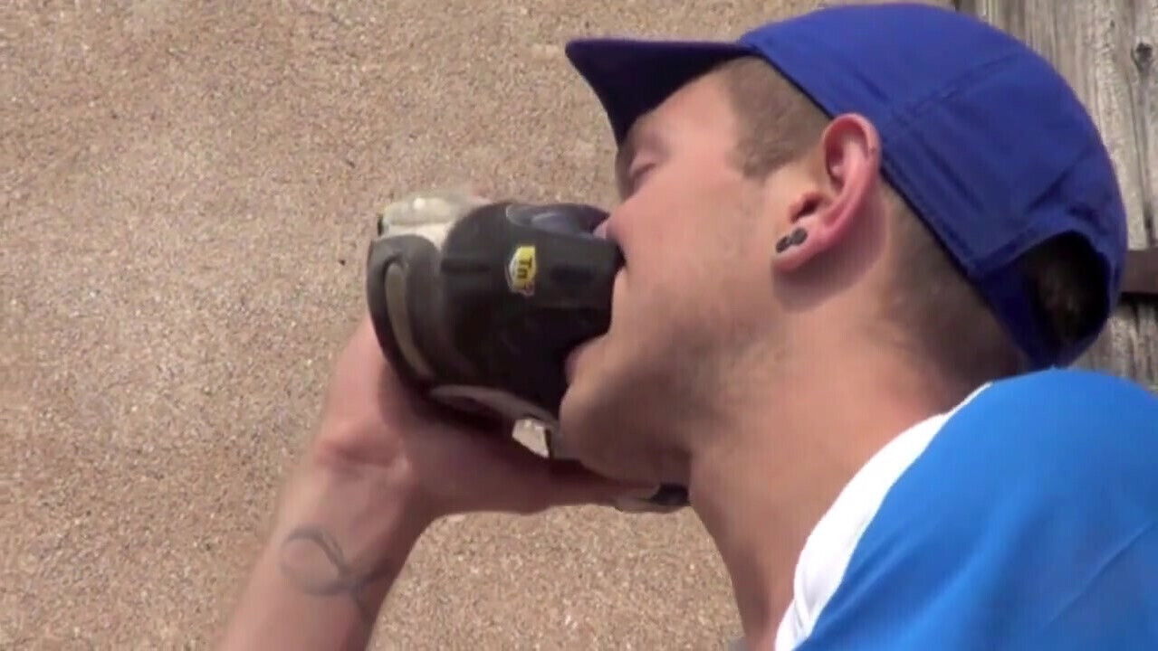 Asian ttwink fucked outdoor by romantik