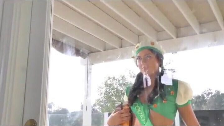 18yo Girlscout Eating Ass and Cum