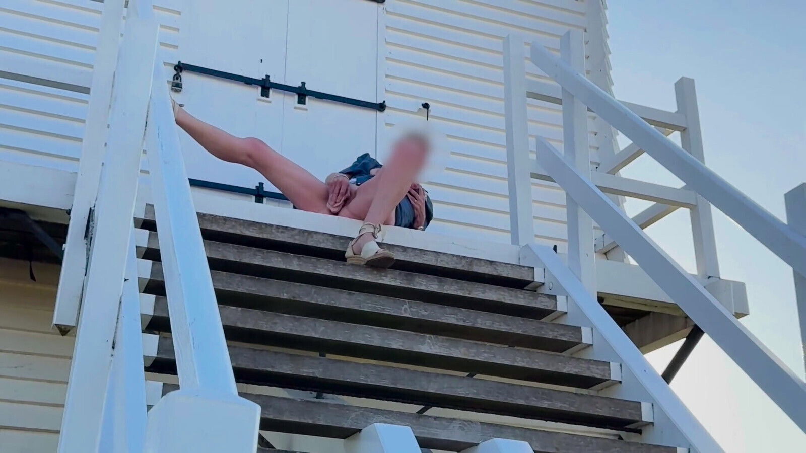 Masturbating outside at Windmill